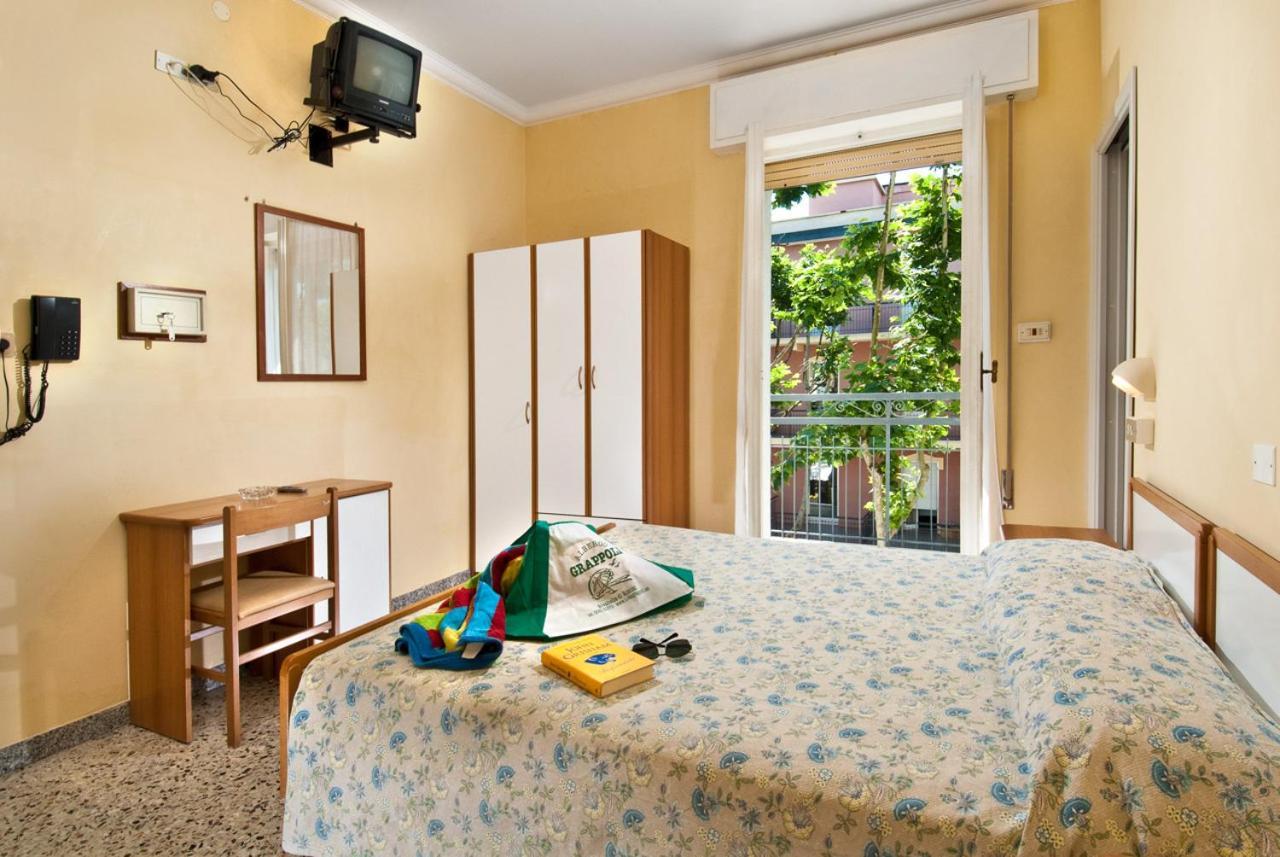 Hotel Grappoli Rimini Extérieur photo