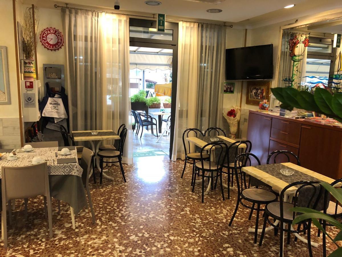 Hotel Grappoli Rimini Extérieur photo