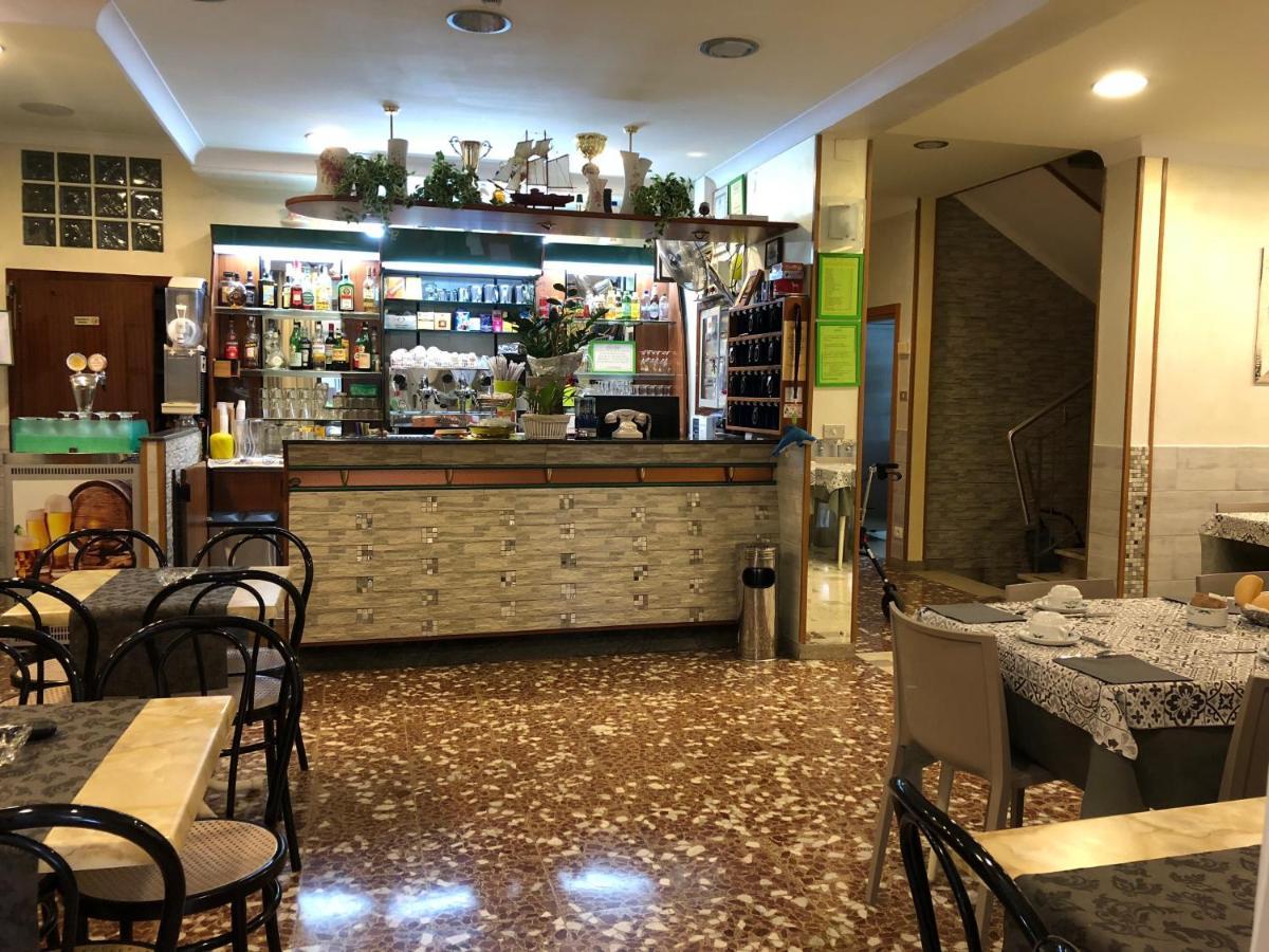 Hotel Grappoli Rimini Extérieur photo